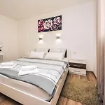 Matanovi Dvori-3 By Interhome Apartament