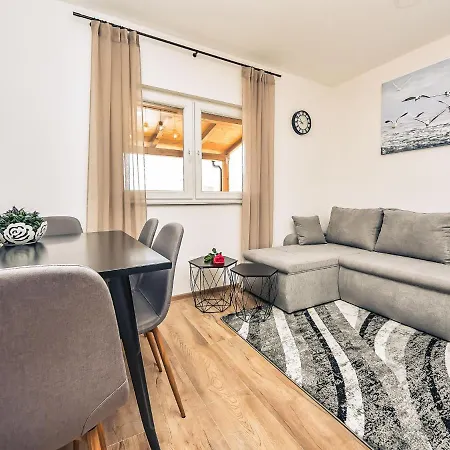 Matanovi Dvori-3 By Interhome Vir