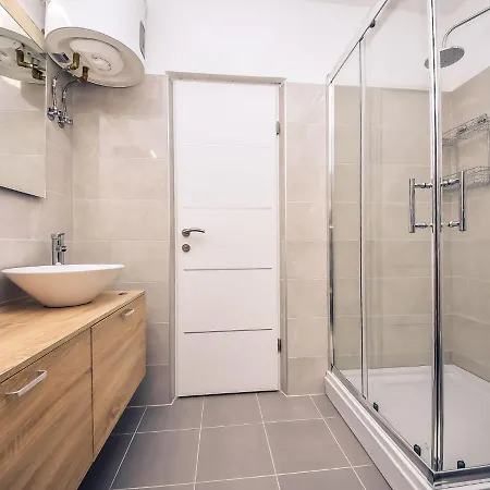 Matanovi Dvori-3 By Interhome * Vir