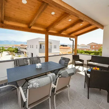 公寓 Matanovi Dvori-3 By Interhome *